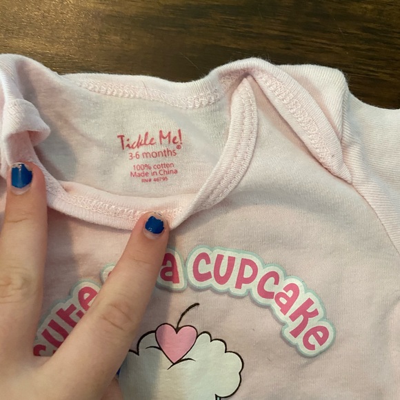 3-6M pink onesie with cute print - Picture 2 of 2